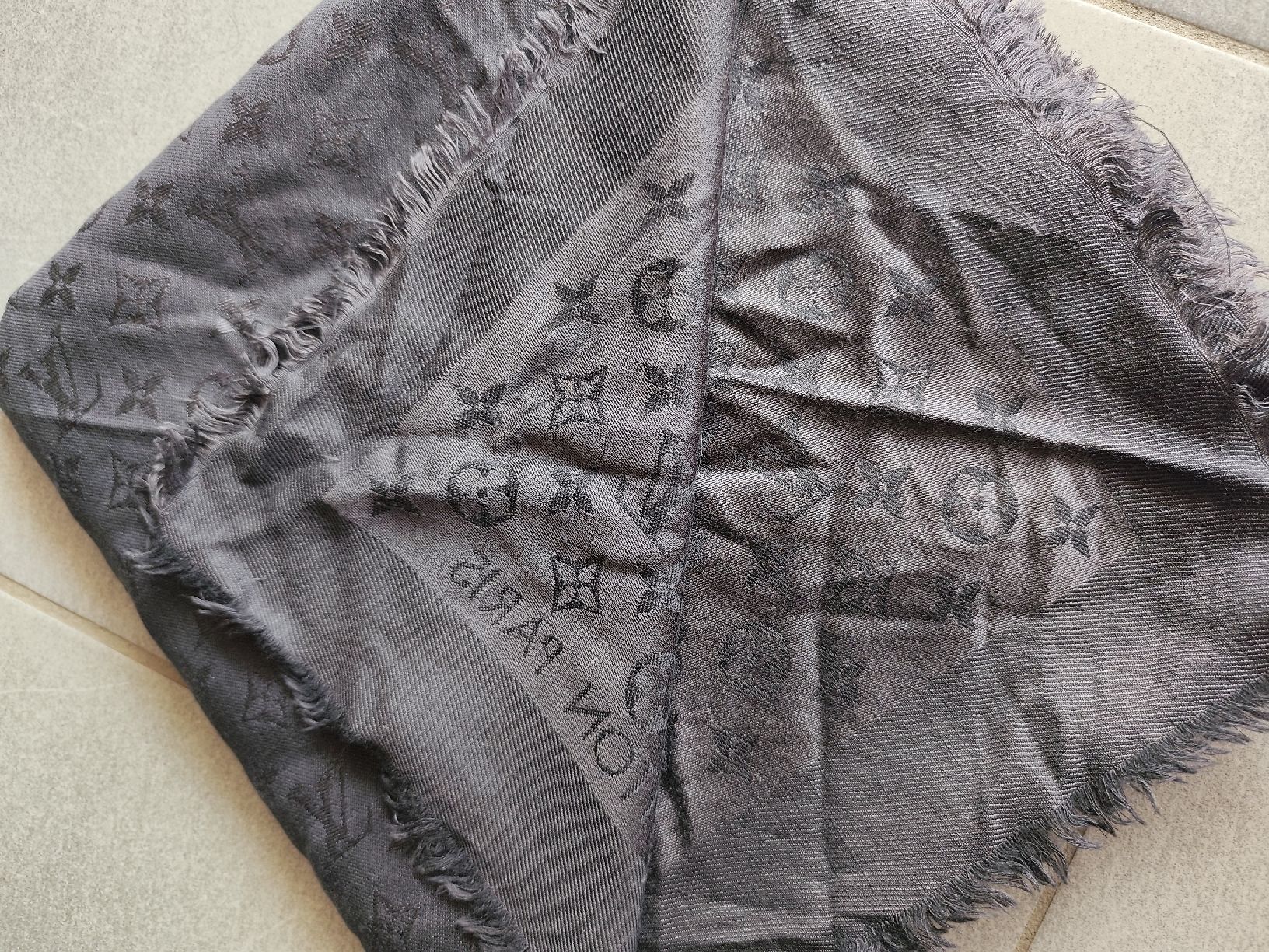 Louis Vuitton Foulard & Sciarpe: Louis Vuitton Chale – Usato da Martigny venduto da Vintage-23 3