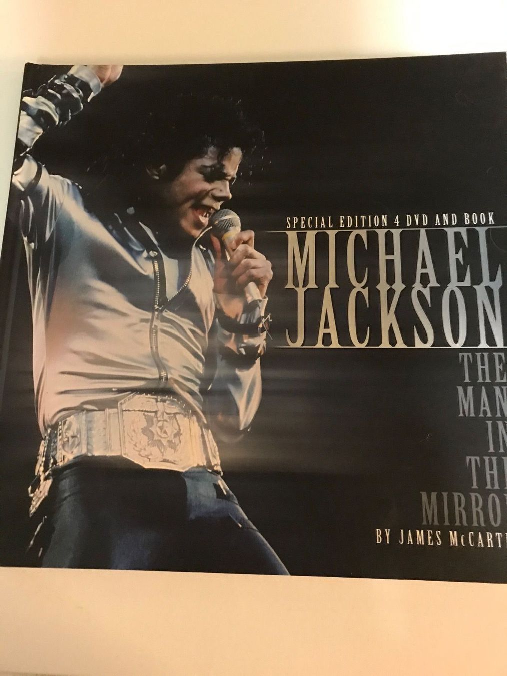Tutti i DVDs: Michael Jackson 4 DVD‘s in einem Buch – Nuovo (secondo la descrizione) da Zeiningen venduto da Rakkon1