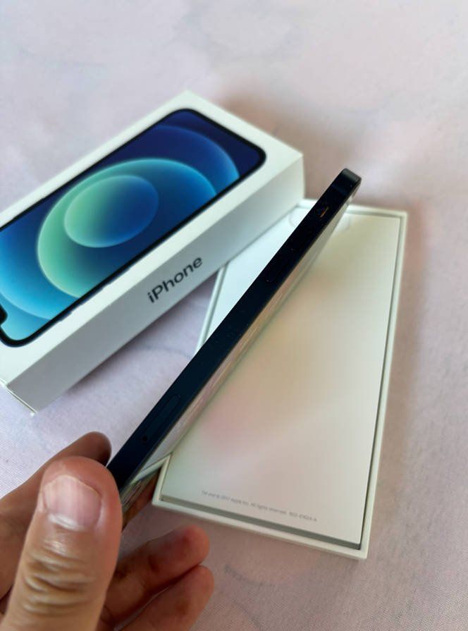 Apple Telefoni cellulari / Smartphones: iphone 12 / 128GB / Blau – Usato da Kloten venduto da Julian_Li 2