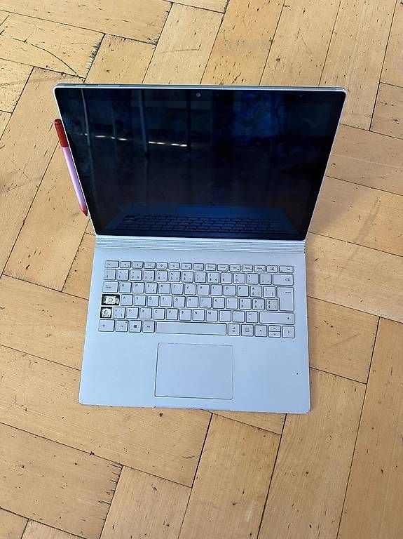 Notebook: Surface Book 2 Bundle – Usato da Zürich venduto da TobisRicardo 1