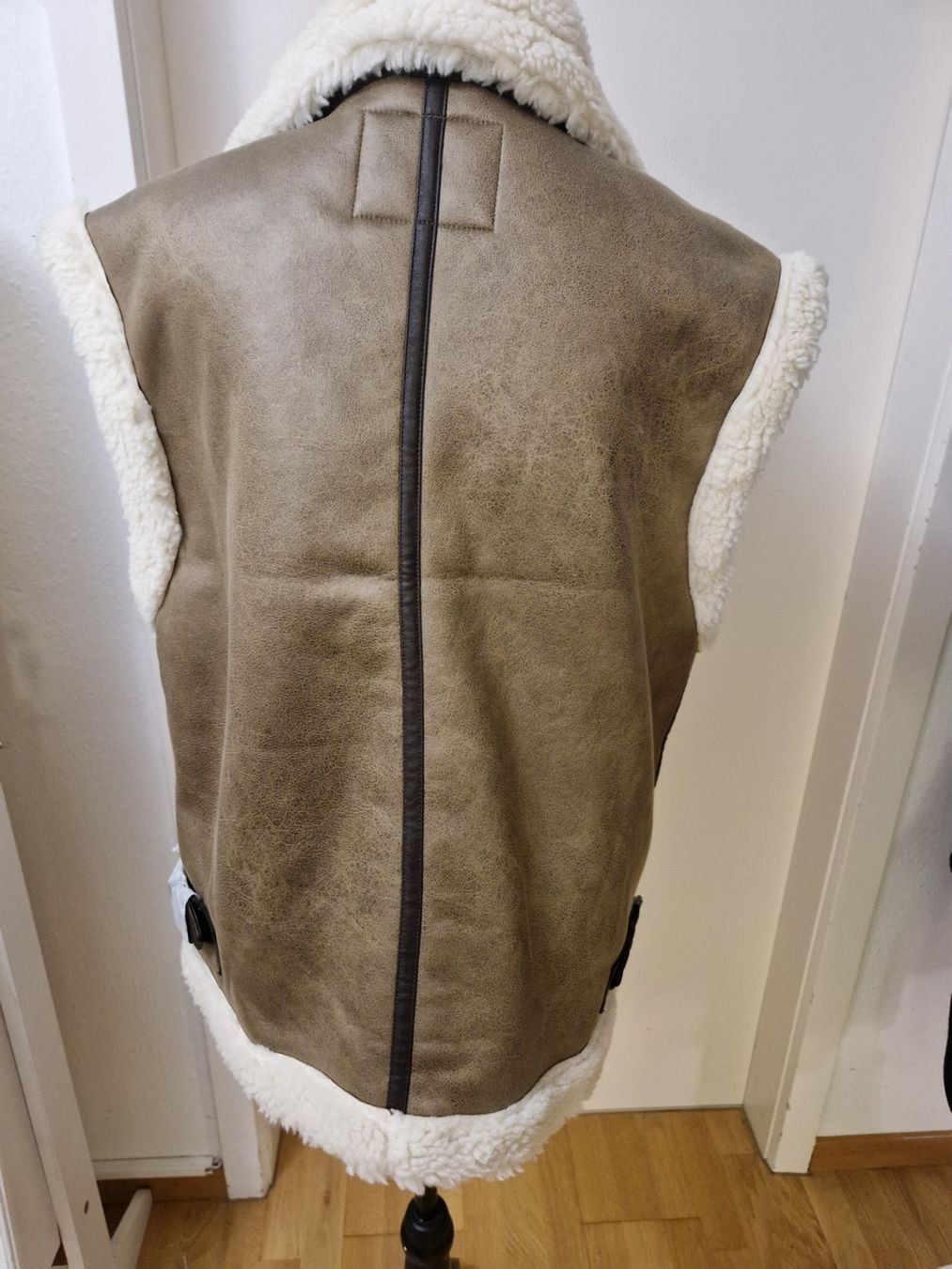 Gilets & Westen: Warme Winter Weste mit Kragen Gr. 40 – Neu und originalverpackt aus Glattbrugg von majuska01 1