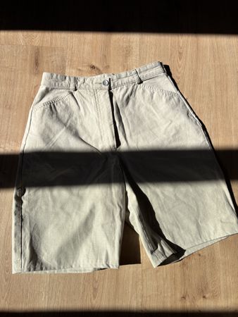 short vintage beige, taille 38 (plutot 36)