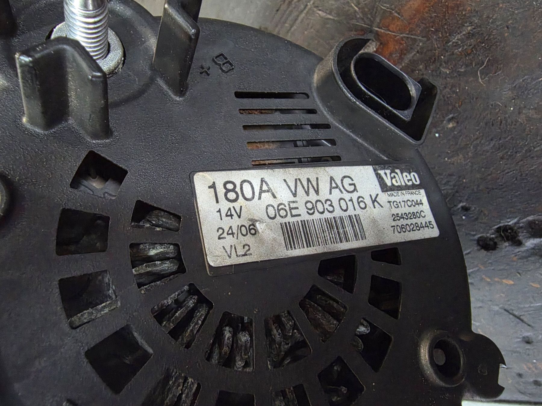Audi Tutti pezzi di ricambio auto: Alternator - 06E 903 016 K – Usato da Märwil venduto da Heubi76 1