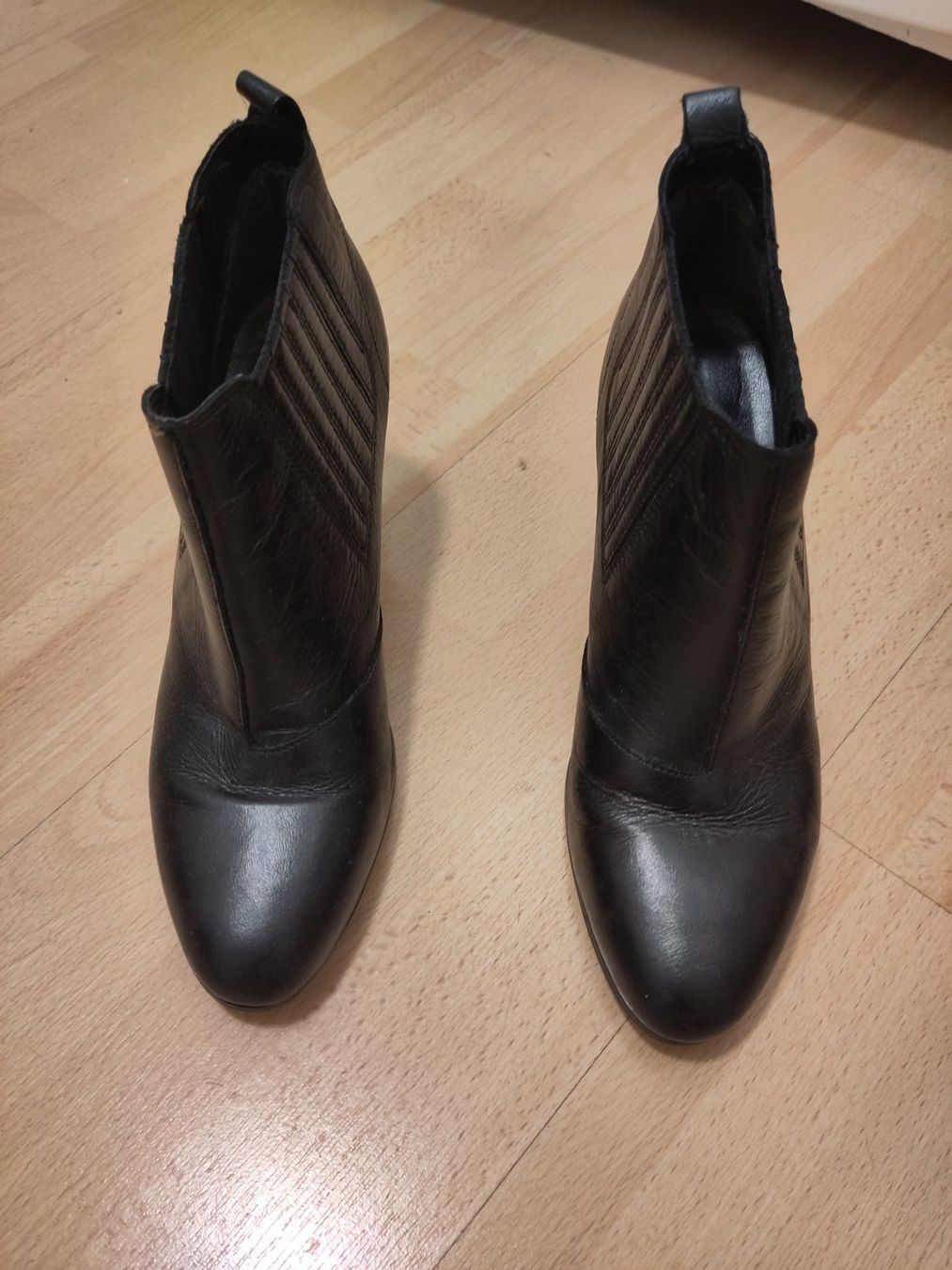 Scarpe da donna: Schwarze Stiefelette – Usato da Zürich venduto da Saf12 2