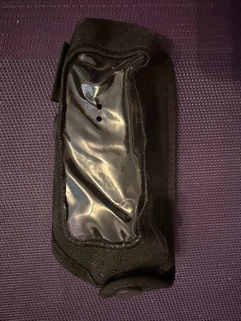 Technique de radiocom: Schutztasche für Polycom TPH 700 Handfunkgerät – Neu – Neuf (Voir description) à Kloten par Niemalsbescheiss