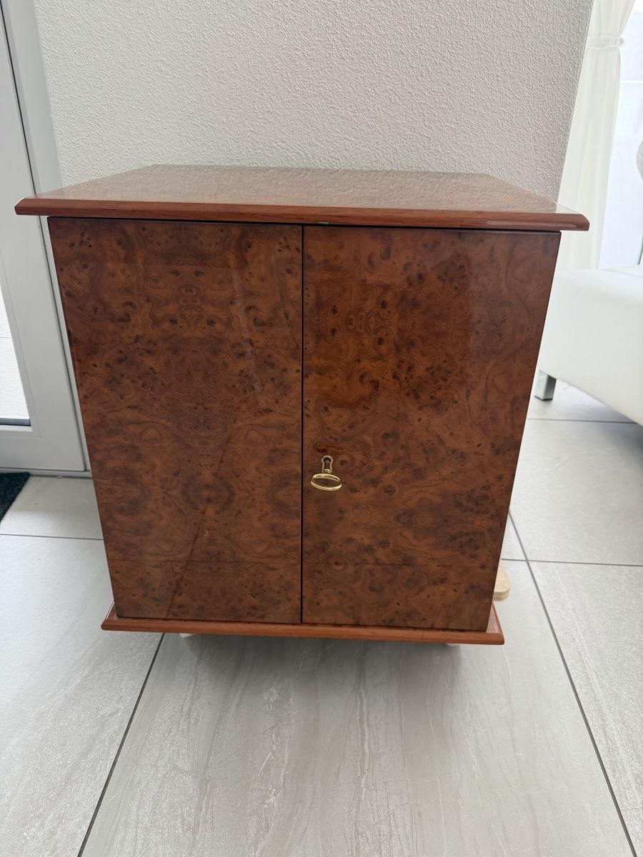 Humidor per sigari: Humidor, Wurzelholz, gross, Einzelanfertigung  – Nuovo (secondo la descrizione) da Safenwil venduto da Corahund