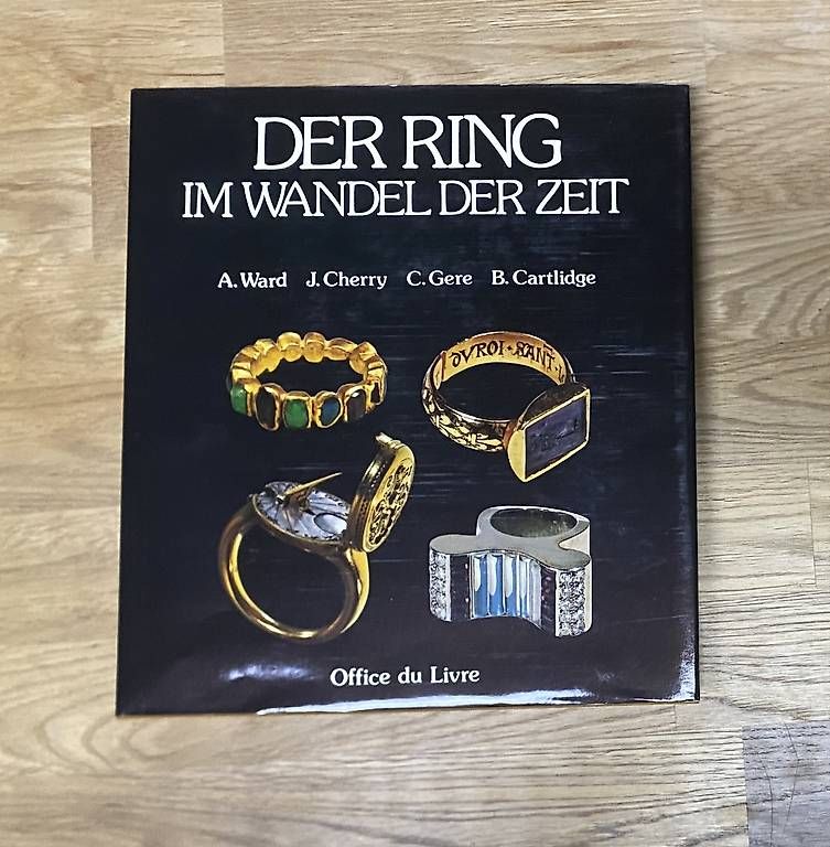 Bücher: Der Ring im Wandel der Zeit – Gebraucht aus Madiswil von jlb_9dnq