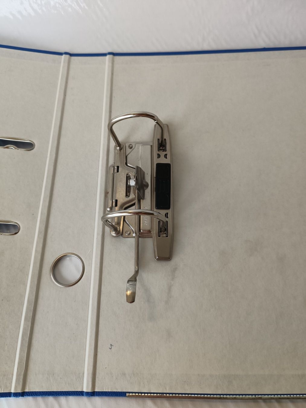 Ordner: Ordner A4 2-Ring, ca. 5 cm (preis pro Stück) – Gebraucht aus Oberhofen Thun'see von cri_6md2 5
