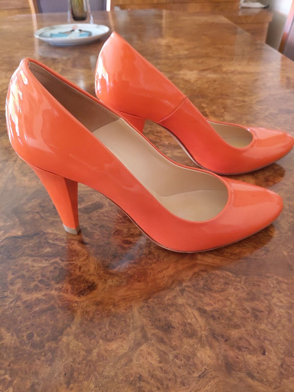 Scarpe da donna: Orangefarbige echtes Lackleder Pumps – Nuovo e nell'imballaggio originale da Küsnacht ZH venduto da katalinw