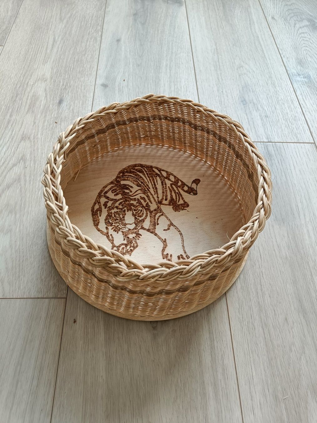 Altro per la casa: Handgefertigte Korbschale mit Tiger-Motiv – Usato da Egolzwil venduto da Mirjam24 1