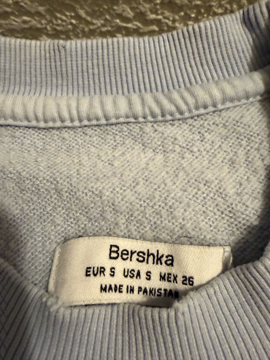Bershka Maglioni & Felpe: Bershka Pullover hellblau Groesse S guter Zustand – Nuovo (secondo la descrizione) da Luzern venduto da Lorena.haj 1