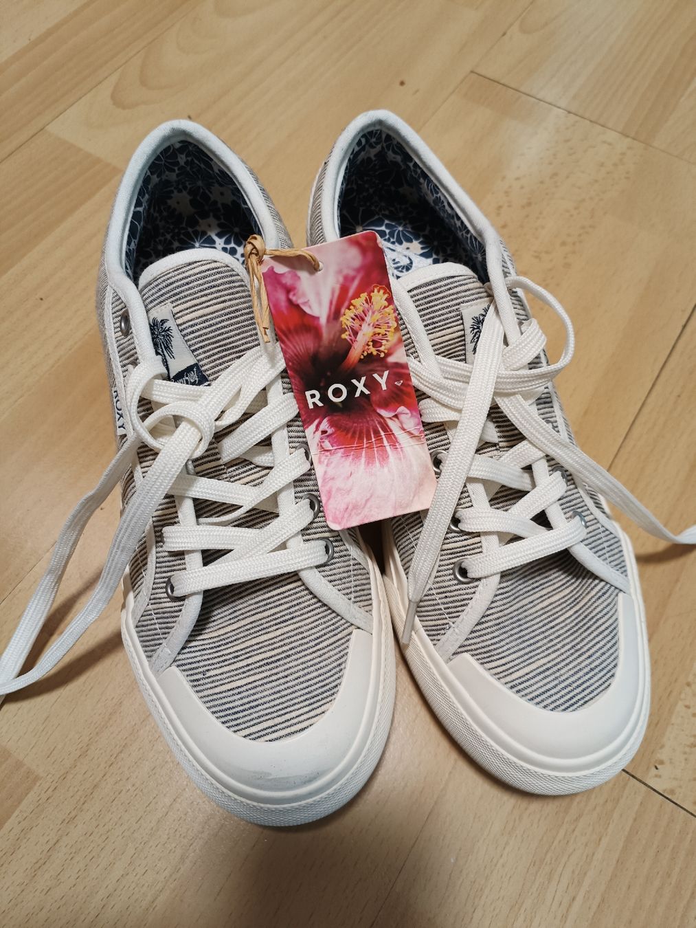 Roxy Damenschuhe: Roxy Sneakers – Neu (gemäss Beschreibung) aus Baden von kimkim93