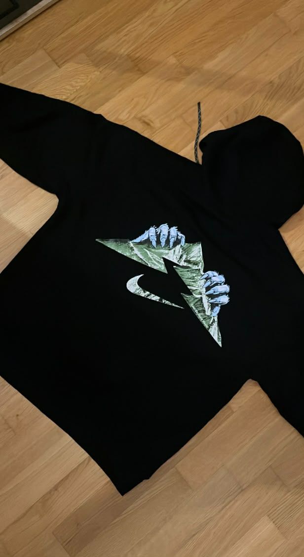 Nike Maglioni & Felpe: pull Nike taille L – Nuovo (secondo la descrizione) da Fribourg venduto da mal_8zjh