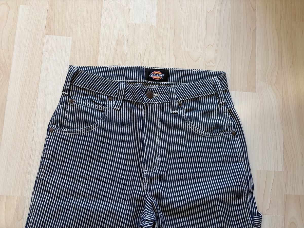 Dickies Pantaloni: Pantalon Dickies Carpenter rayé bleu/blanc - Taille 27 – Usato da Biel/Bienne venduto da lisalrh 2