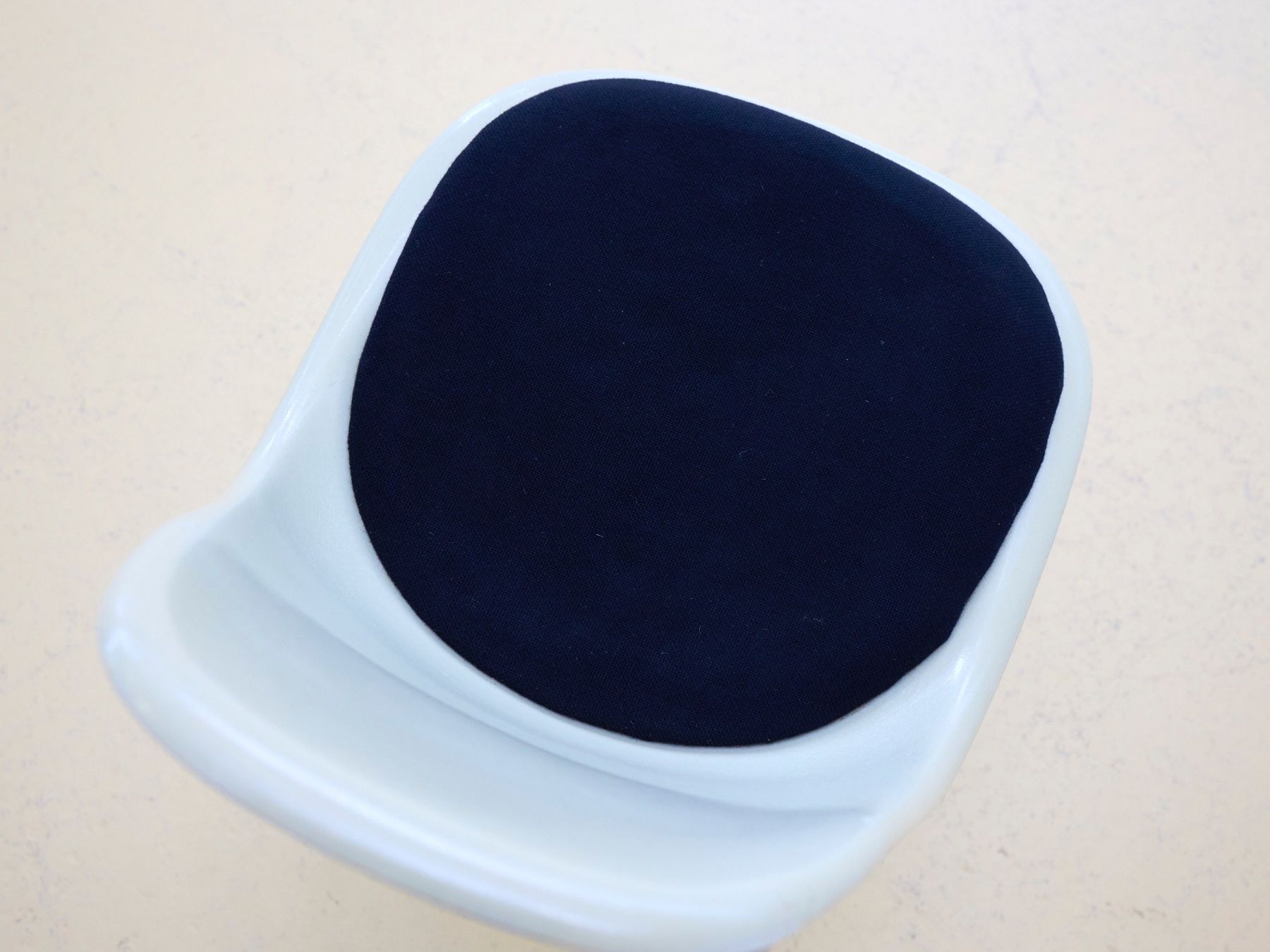 Eames Sedie: Vitra Eames Sidechair weiss – Usato da Meinisberg venduto da atelier_TILIJA 8