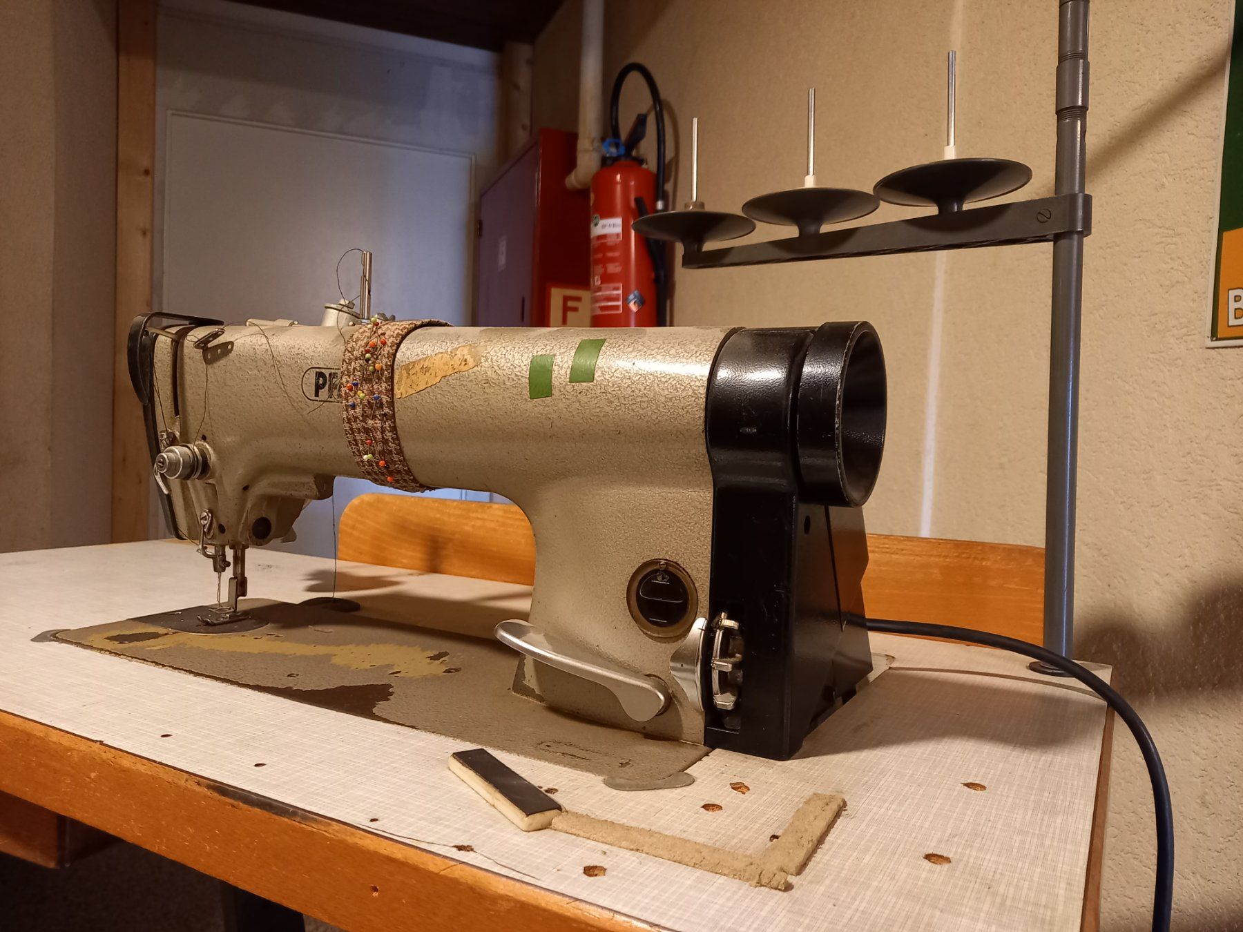Pfaff Machines à coudre: Pfaff Industrienähmaschine – D'occasion à Lauperswil par Carman150 2