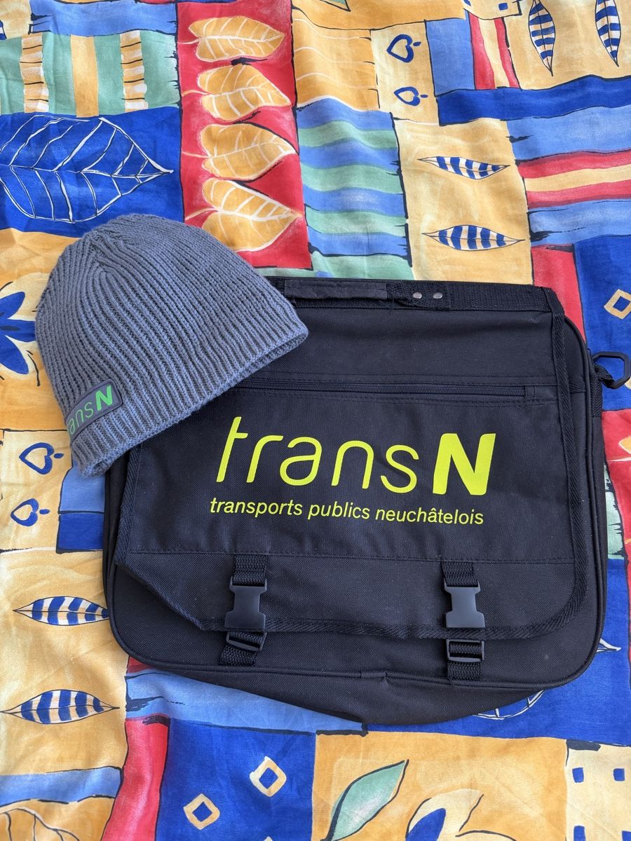 Borse: Bonnet + Sac Goodies TransN – Nuovo (secondo la descrizione) da La Chaux-de-Fonds venduto da cin_p5yf 1