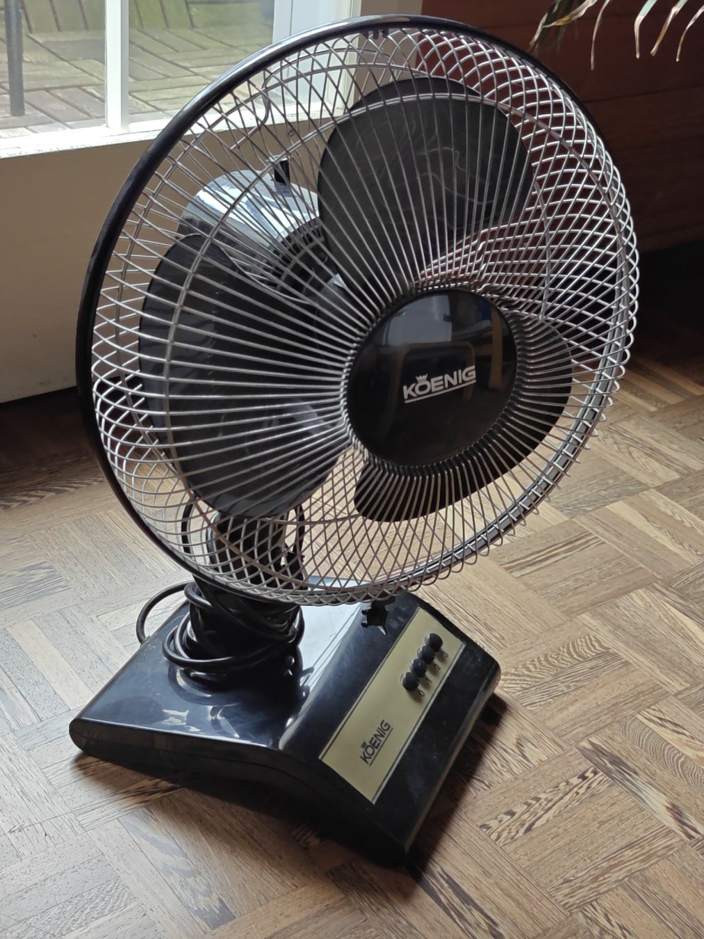König Ventilateurs: Tischventilator Koenig Schwarz – D'occasion à Zug par Gmask