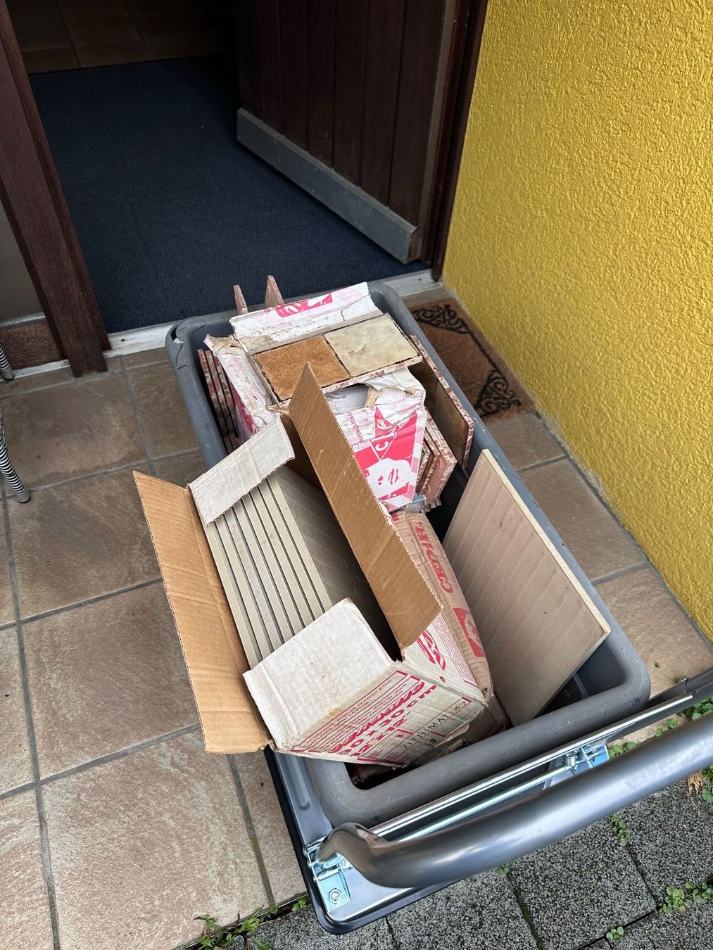Servierplatten: Bodenfliesen beige diverse – Neu (gemäss Beschreibung) aus Hinwil von Urs-sli 1
