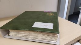 Starke Sammelmappe mit vielen Münzen aus Italien