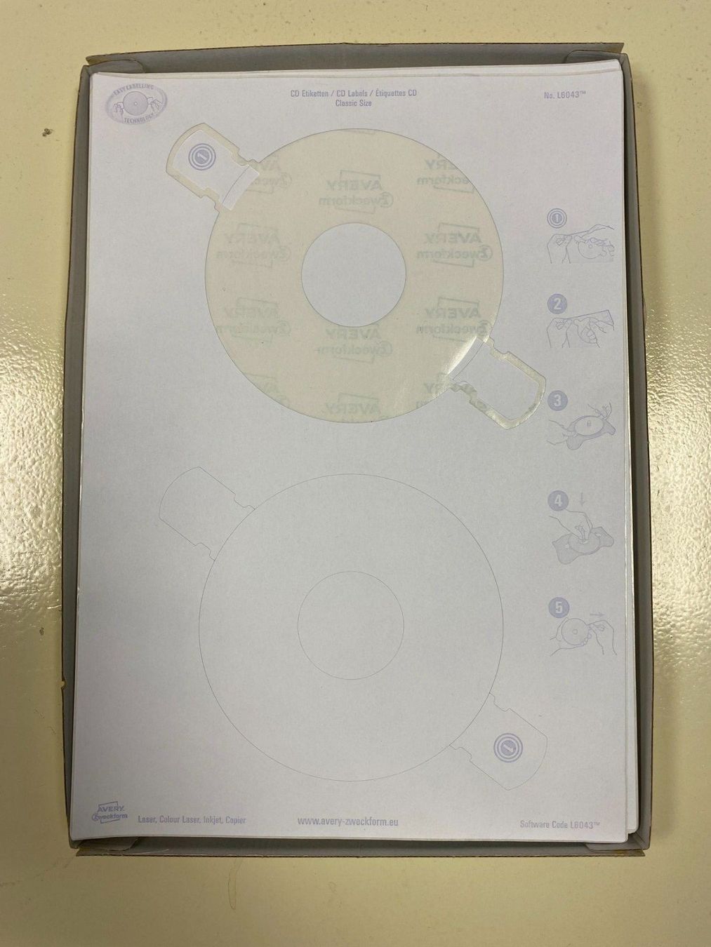 Avery Zweckform Aufkleber: Etiketten für DVD – Gebraucht aus Wängi von Bmo