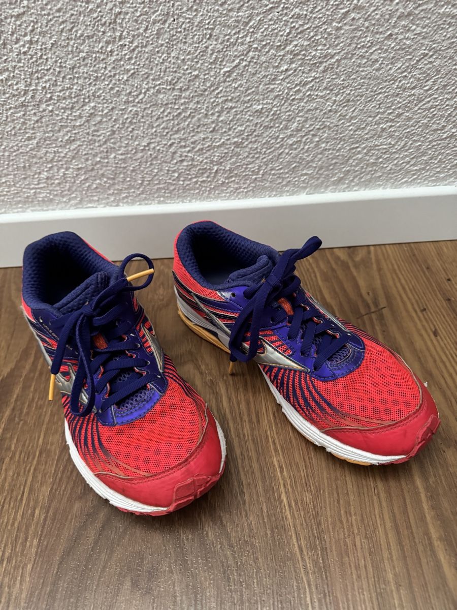 Mizuno Scarpe per ragazze: Mizuno Laufschuhe Grösse 37 – Usato da Grenchen venduto da gulx