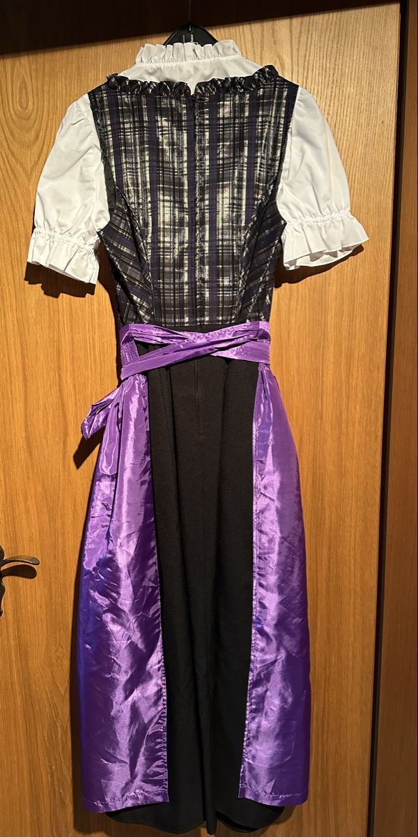 Vestiti: Lila-Schwarzes Dirndl Gr. 42 mit Bluse – Usato da Goldau venduto da Henggi88 1