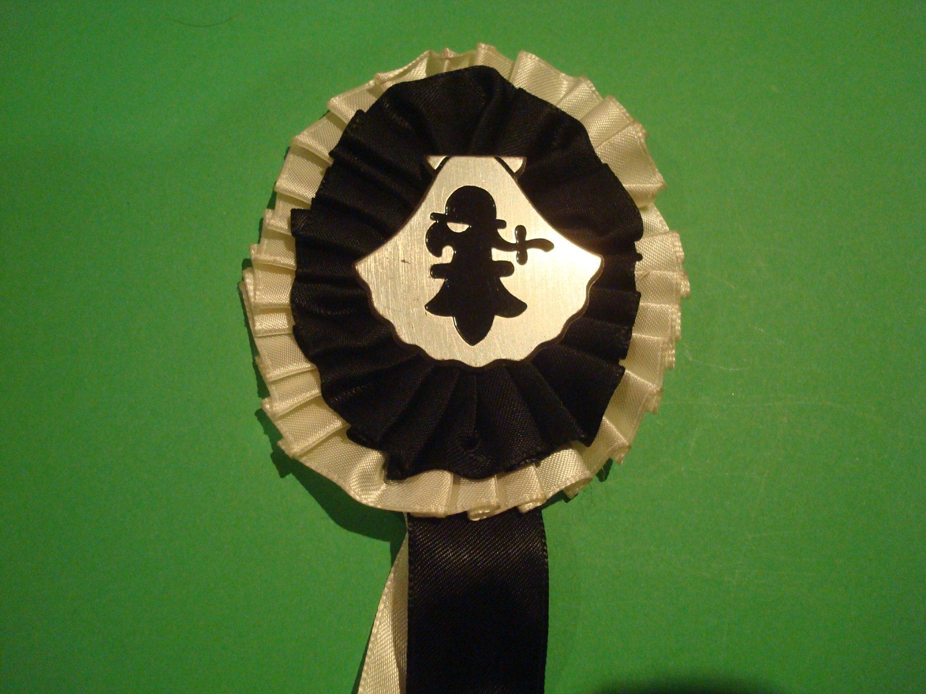 Placchette & Badge: Plakette Schnitzelbangg 1978 mit Rosette – Usato da Riehen venduto da Baerewaegli