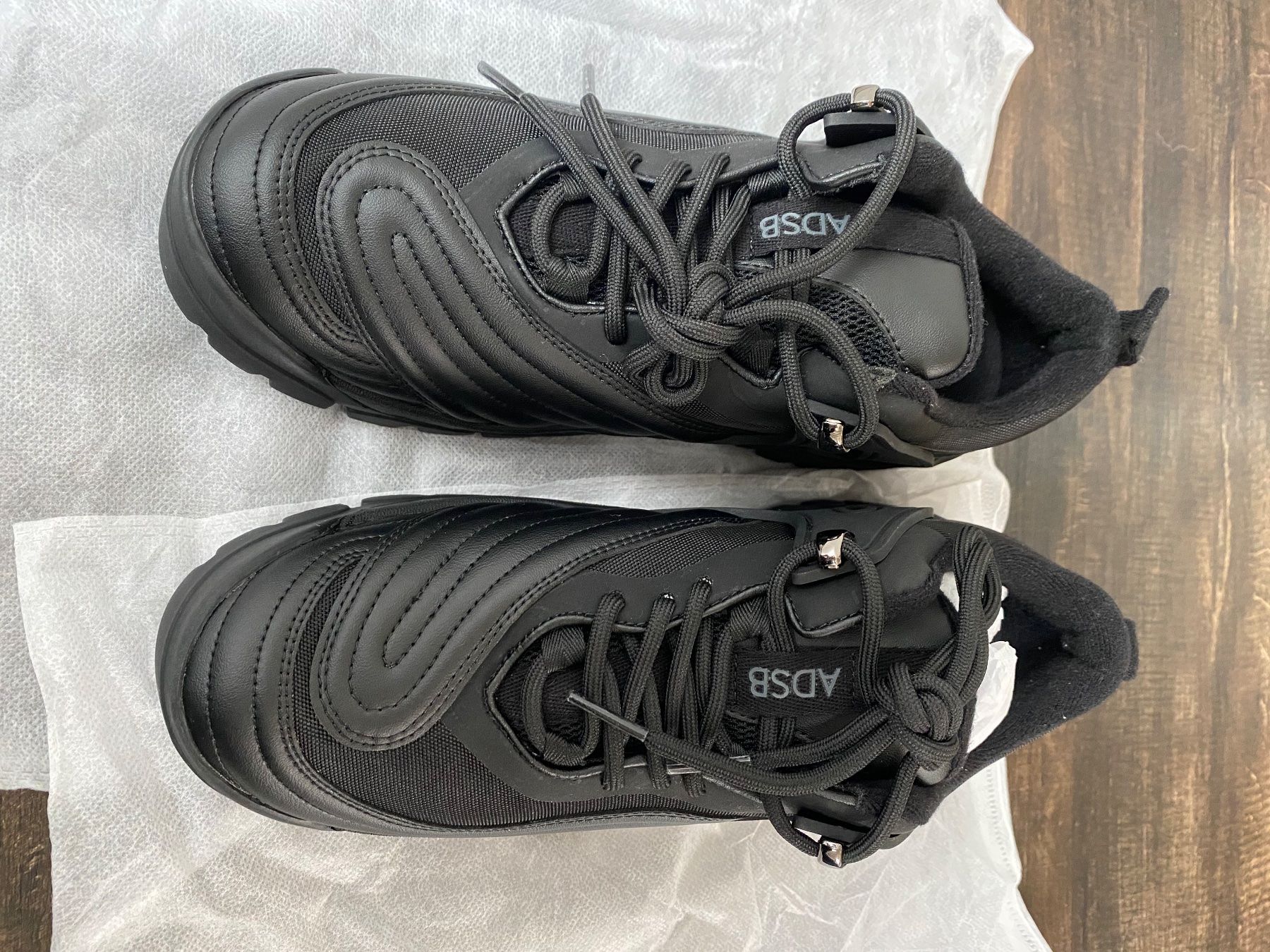 Scarpe da uomo: Andersson Bell Black Flow Sneakers Grösse 39 – Nuovo e nell'imballaggio originale da Einsiedeln venduto da Trtrtr 1