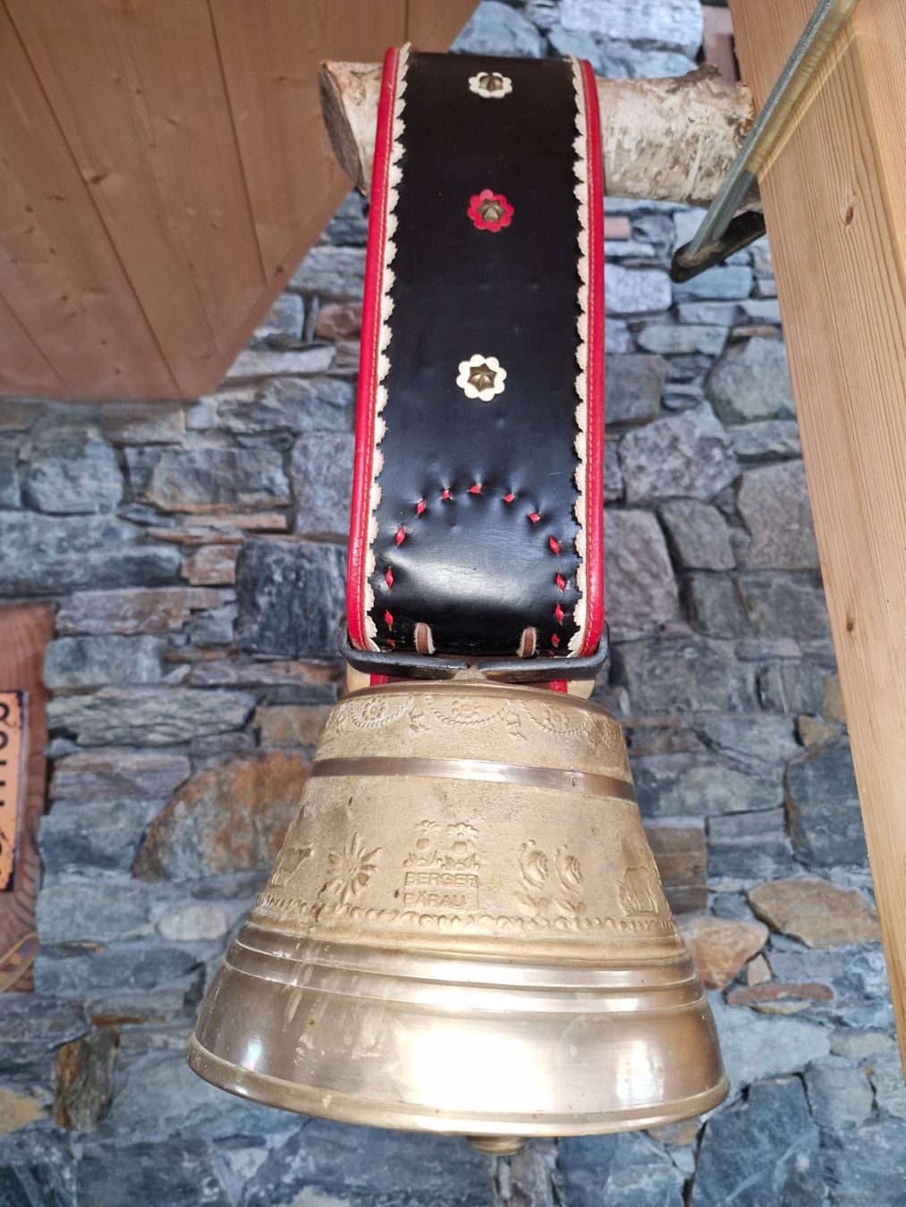 Cloches & sonnailles: Glocke Treichel – D'occasion à Guarda par rue_bpd7 2