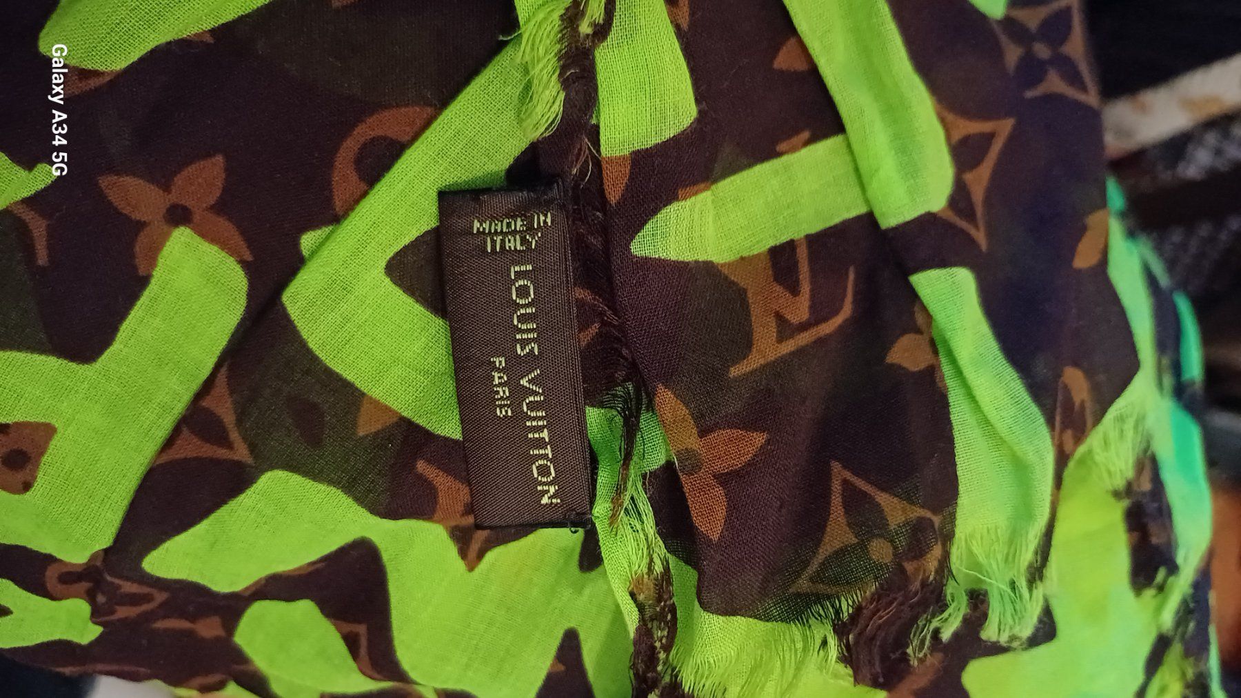 Louis Vuitton Foulards, Tücher & Schals: Louis Vuitton (stephen Sprouse) Schal – Gebraucht aus St. Gallen von DiesundDas. 1