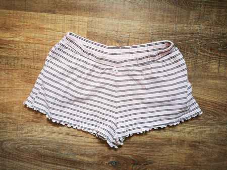 Kurze Pyjamahose gestreift rosa Grösse M guter Zustand