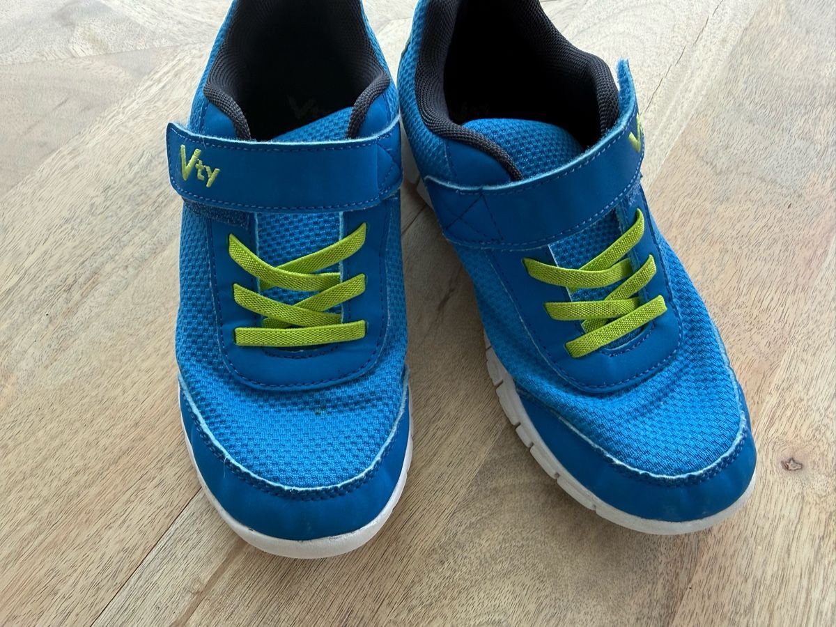 Chaussures hommes: Vty Sneaker Gr. 34 – D'occasion à Eggenwil par Lissi82 1