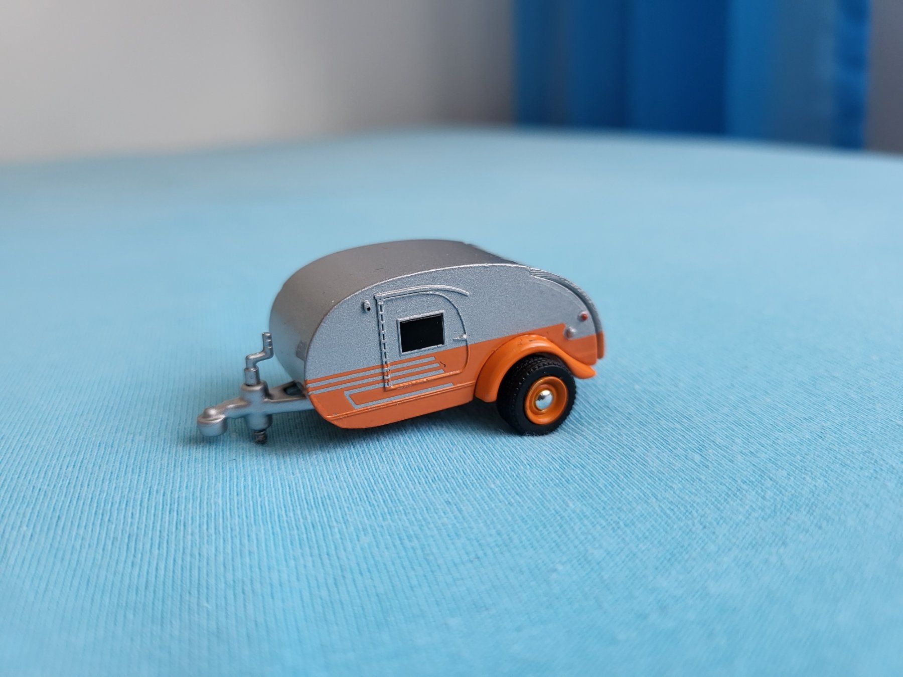 Greenlight Modellini d'auto: Greenlight, Camping Trailer "Teardrop" – Nuovo (secondo la descrizione) da Glattbrugg venduto da PhilKrill