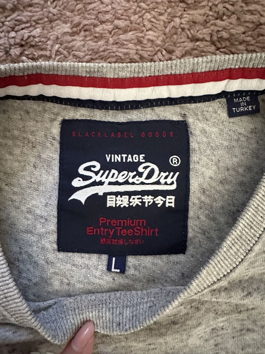 Superdry T-Shirts: T-Shirt von Superdray – Gebraucht aus Bülach von leide_29 1