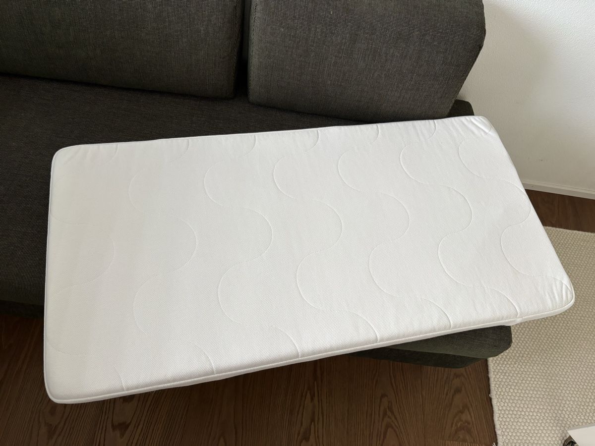 Lits: Babybett / Gitterbett mit Matratze – D'occasion à Oberwil b. Zug par damon78 1