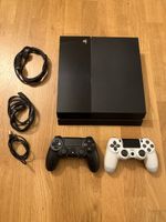 PlayStation 4 / PS4 / mit 2 Controllern