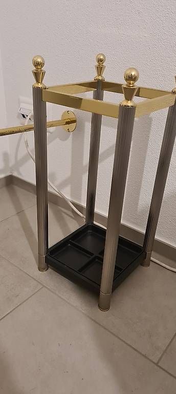 Pfister Guardaroba: Garderobenständer Set Messing – Usato da Frauenfeld venduto da Jewells-Child 2