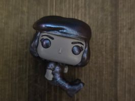 Stranger Things Kinder Joy Figur Robin Upside down