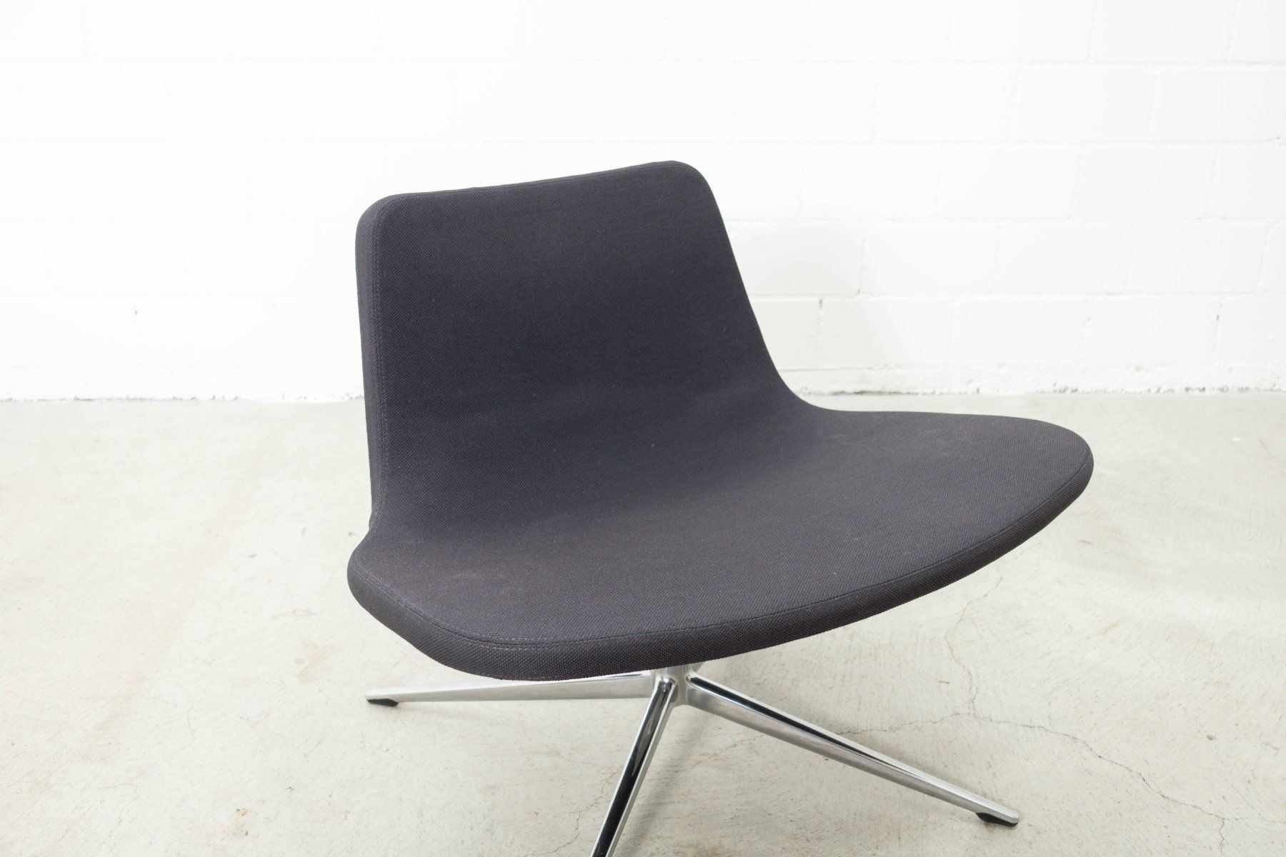 Hay Poltrone: RAY Drehsessel / Loungechair von HAY – Usato da Zürich venduto da ZuercherBrockenhaus 7
