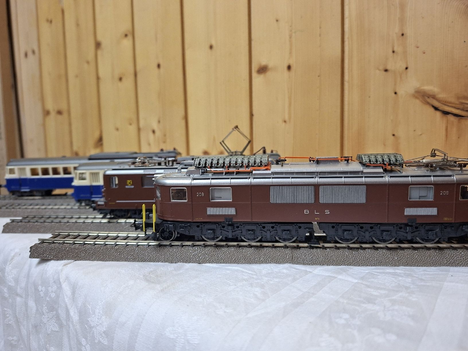 Modellini di ferrovie: BLS-Set, Triebzug, Ae 6/8, Re 4/4 – Usato da Wädenswil venduto da mape40 2