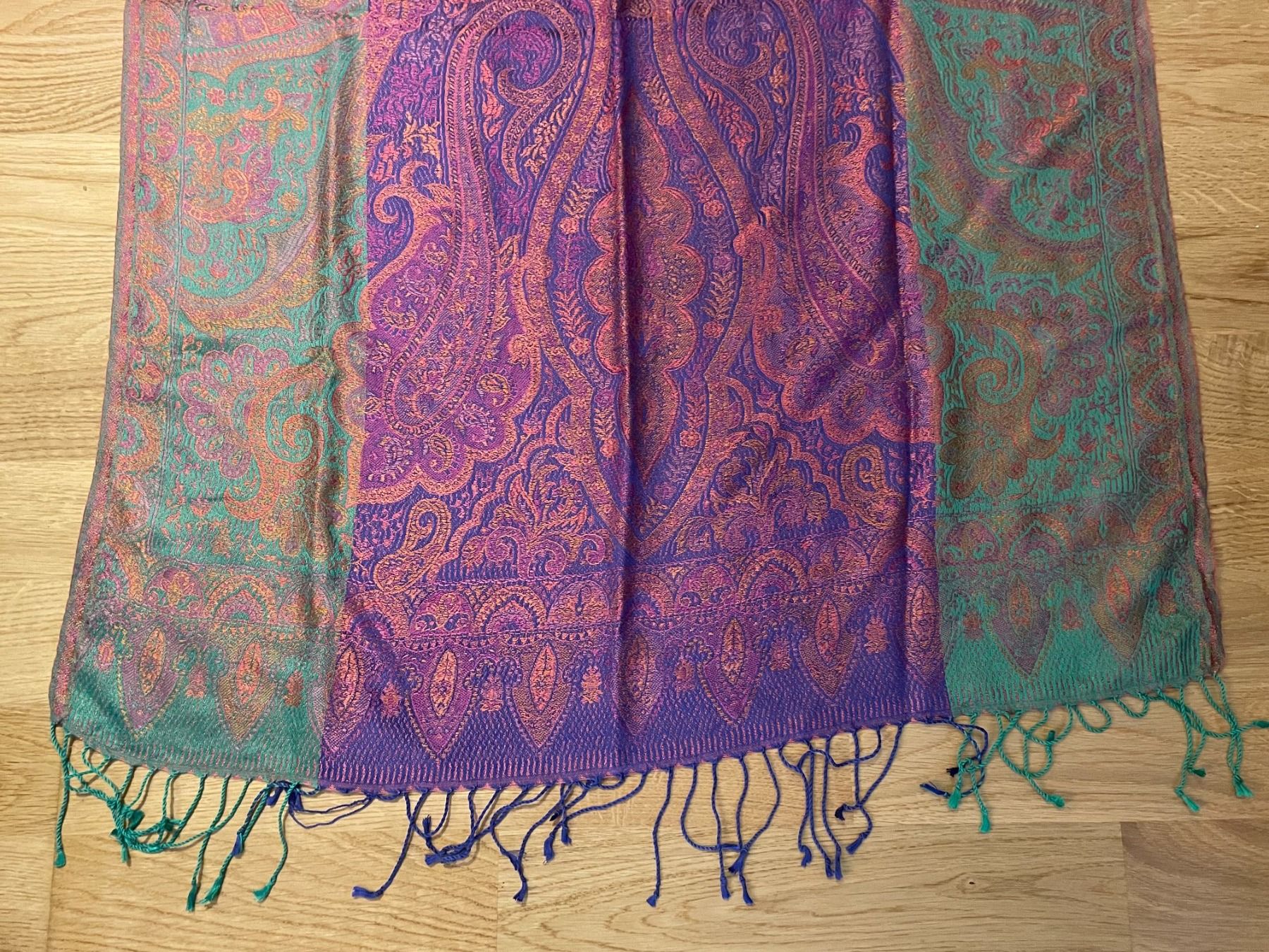 Foulard & Sciarpe: Schal/Tuch Handgemacht – Usato da Rapperswil SG venduto da Boadioz 1