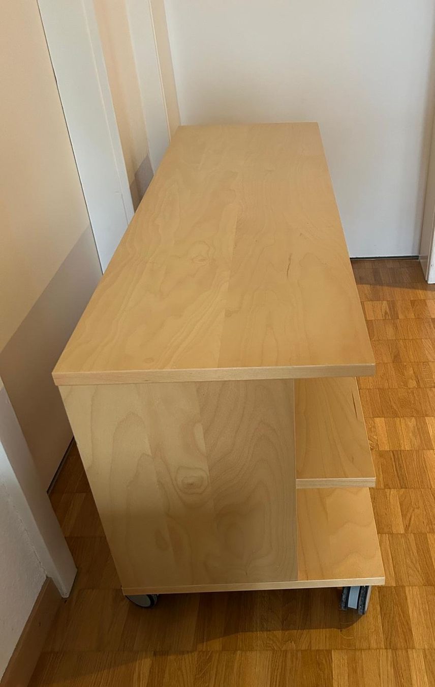Regale: Ablagemöbel mit Rollen – Gebraucht aus Zürich von cme_9pnb 3