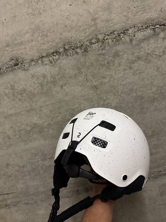 Caschi: Casque de ski neuf  – Usato da Monthey venduto da and_c5w8 1