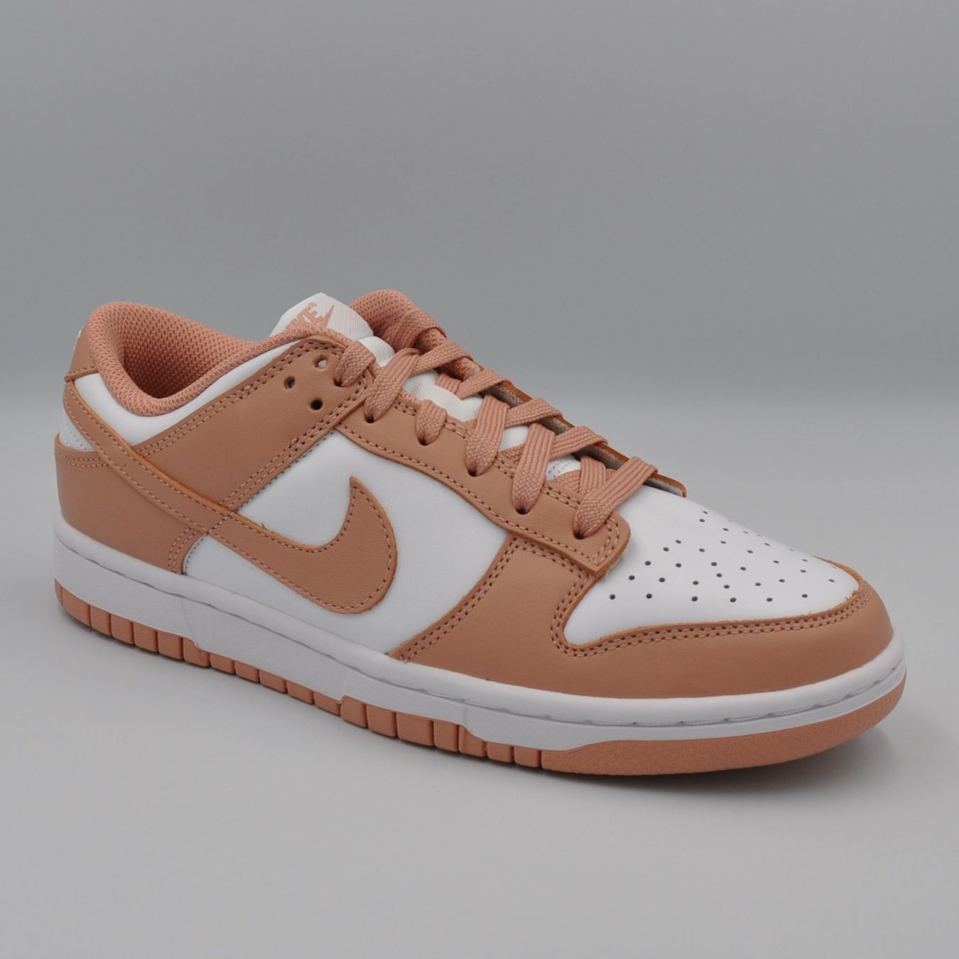 Nike Scarpe da donna: Nike Dunk Low Rose Whisper 39 – Nuovo e nell'imballaggio originale da Bern venduto da SneakerheavenLT 5