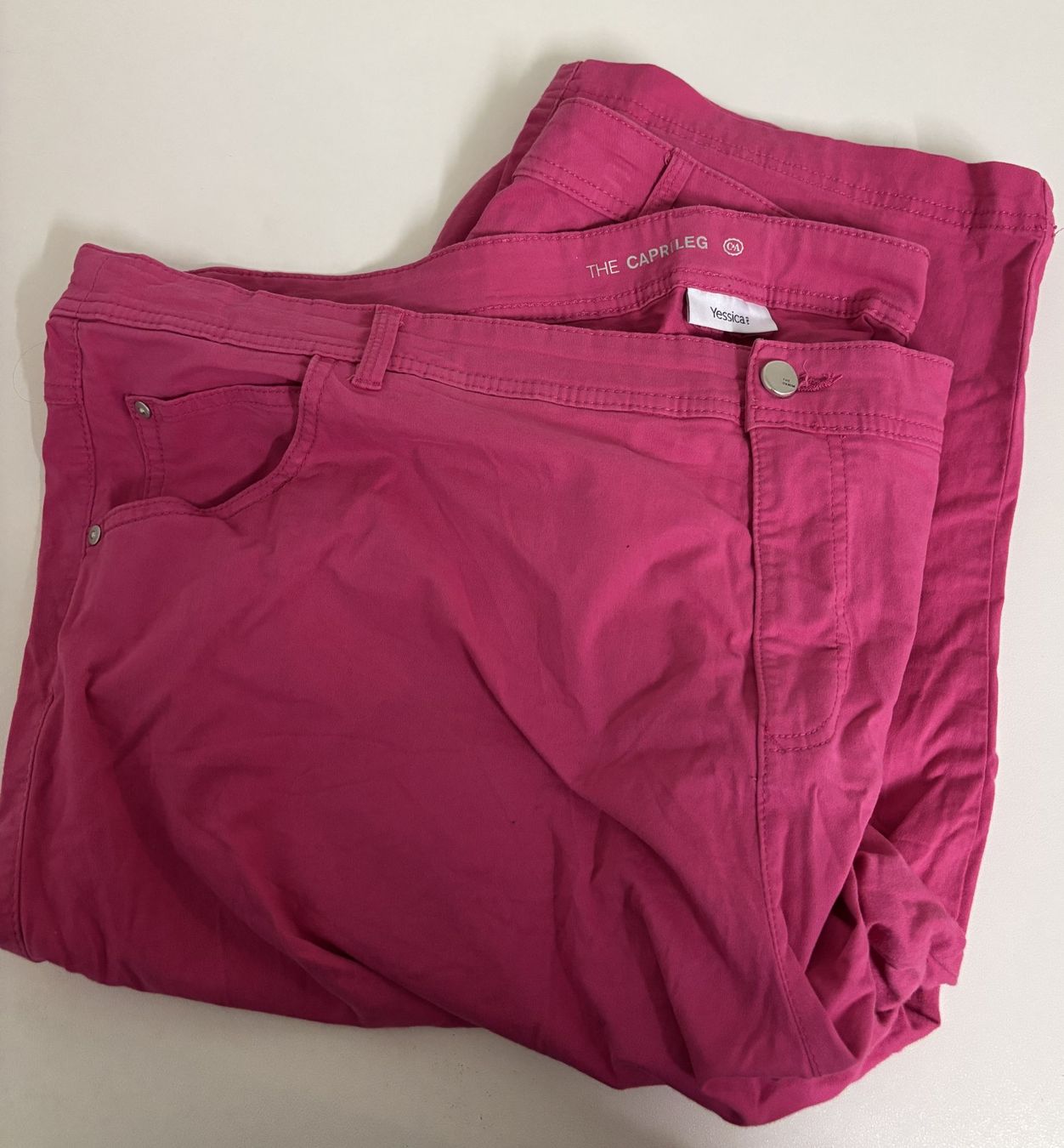 Pantaloni: Pinke C&A Caprileg Hose 7/8 – Usato da Buchs AG venduto da SellAndBuyX
