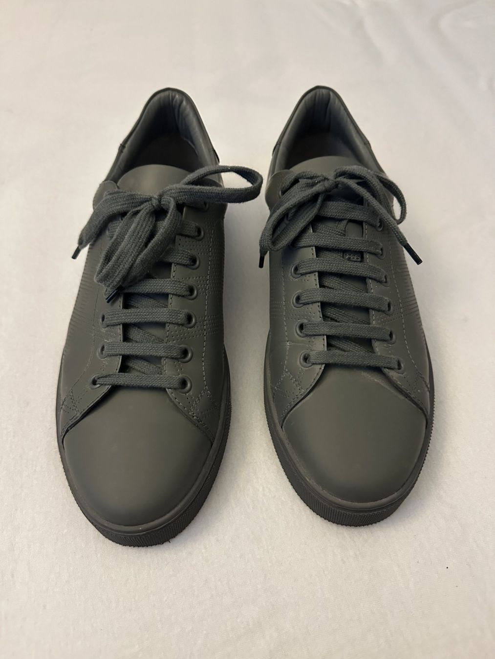 Burberry Scarpe da uomo: Burberry Sneaker Steel Grey EU 41 – Usato da Pfäffikon SZ venduto da tph_8qwg 1