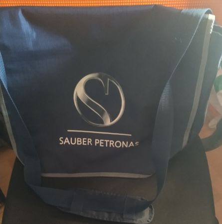 Schöne alte Sauber Anhänge Tasche . mit 2 Innenfächer