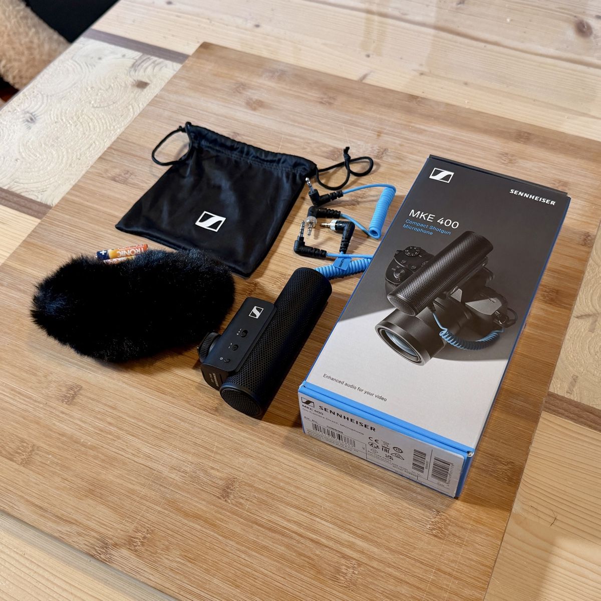 Sennheiser Microfoni: Sennheiser MKE400 Shotgun Microphone – Nuovo (secondo la descrizione) da Strengelbach venduto da kau_yh2m 1