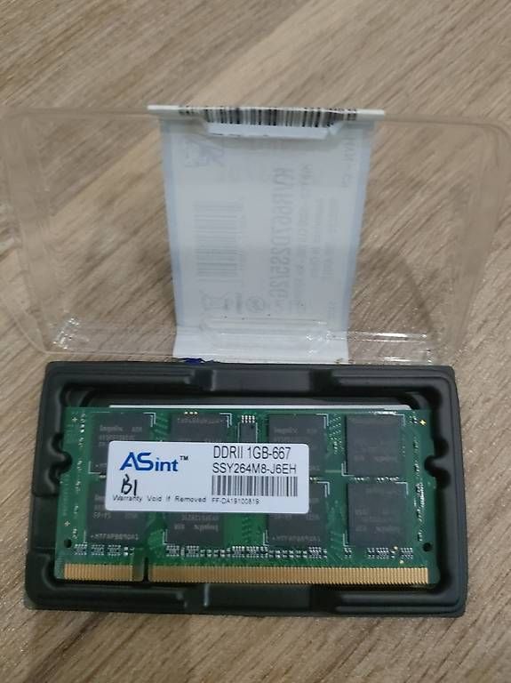 Memoria / RAM: 1GB DDR2 667MHZ RAM – Usato da Beinwil am See venduto da m4c2005